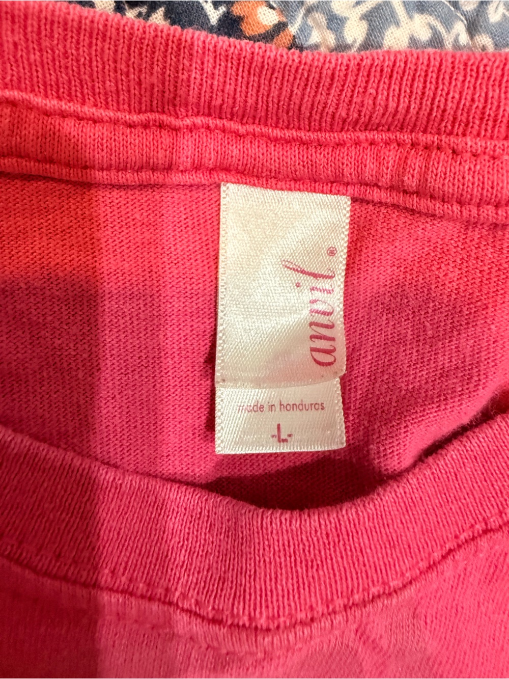 Classic Hot Pink Short Sleeve Tee with University of Kentucky - Picture 3 of 3